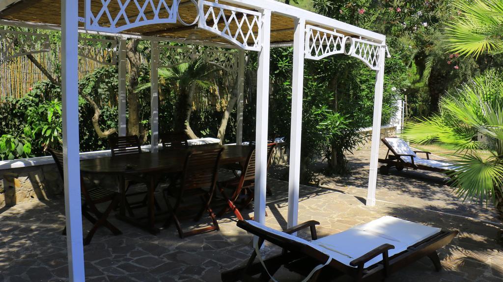 פונזה Cala Cavone Guest House מראה חיצוני תמונה