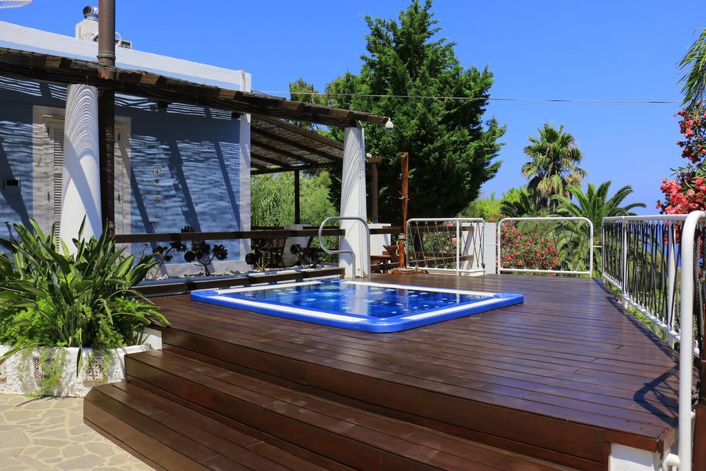 פונזה Cala Cavone Guest House מראה חיצוני תמונה