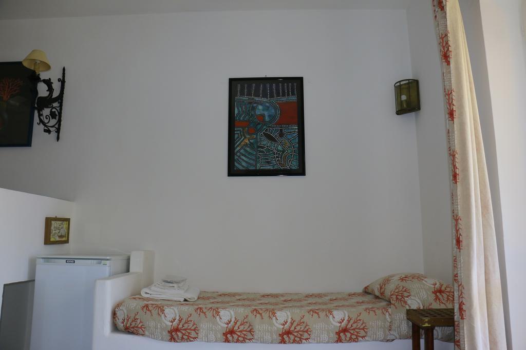 פונזה Cala Cavone Guest House מראה חיצוני תמונה