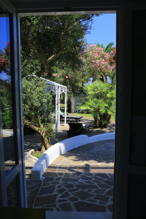 פונזה Cala Cavone Guest House מראה חיצוני תמונה