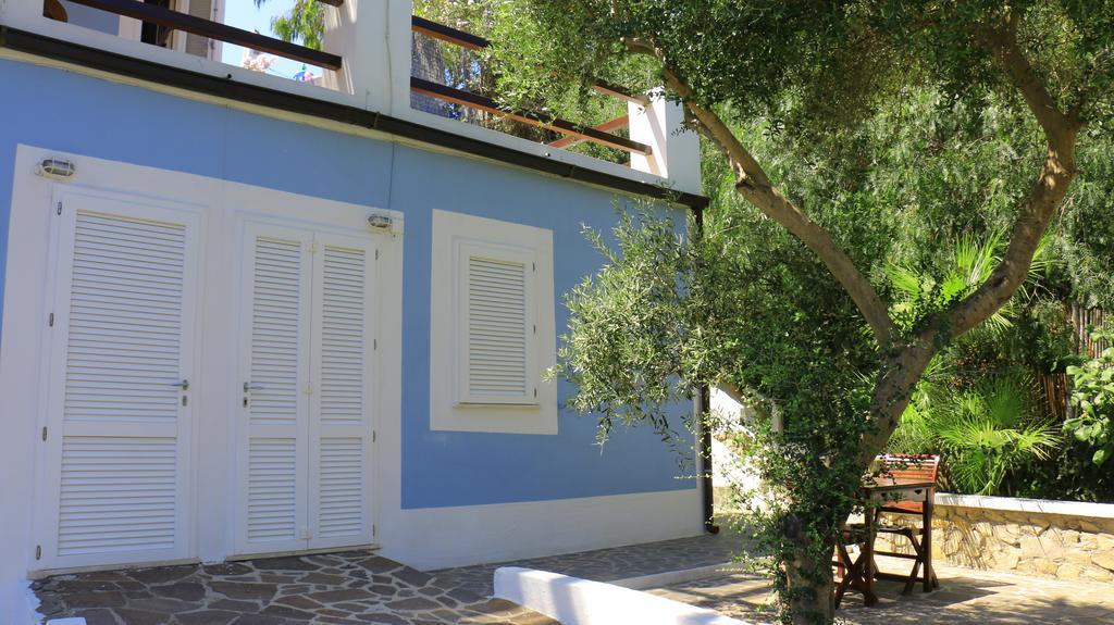 פונזה Cala Cavone Guest House מראה חיצוני תמונה