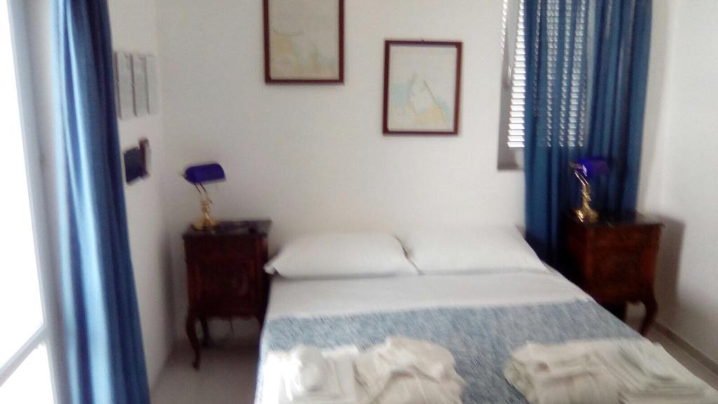פונזה Cala Cavone Guest House מראה חיצוני תמונה