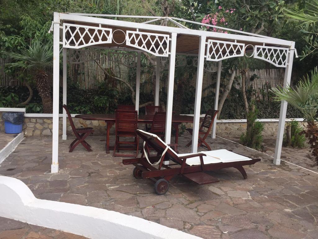 פונזה Cala Cavone Guest House מראה חיצוני תמונה