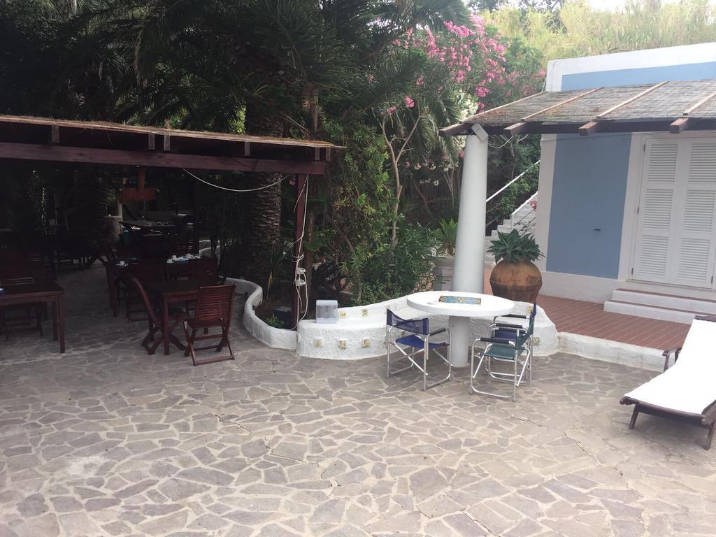 פונזה Cala Cavone Guest House מראה חיצוני תמונה