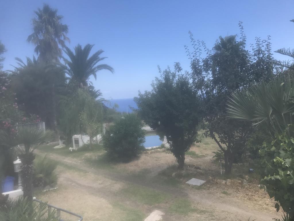 פונזה Cala Cavone Guest House מראה חיצוני תמונה