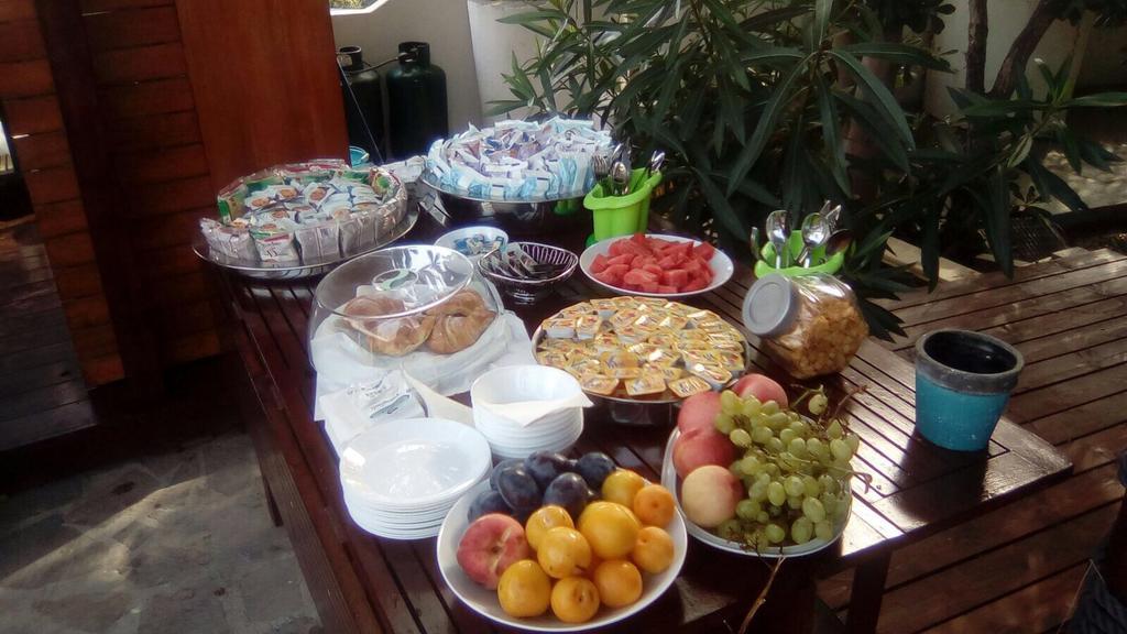פונזה Cala Cavone Guest House מראה חיצוני תמונה