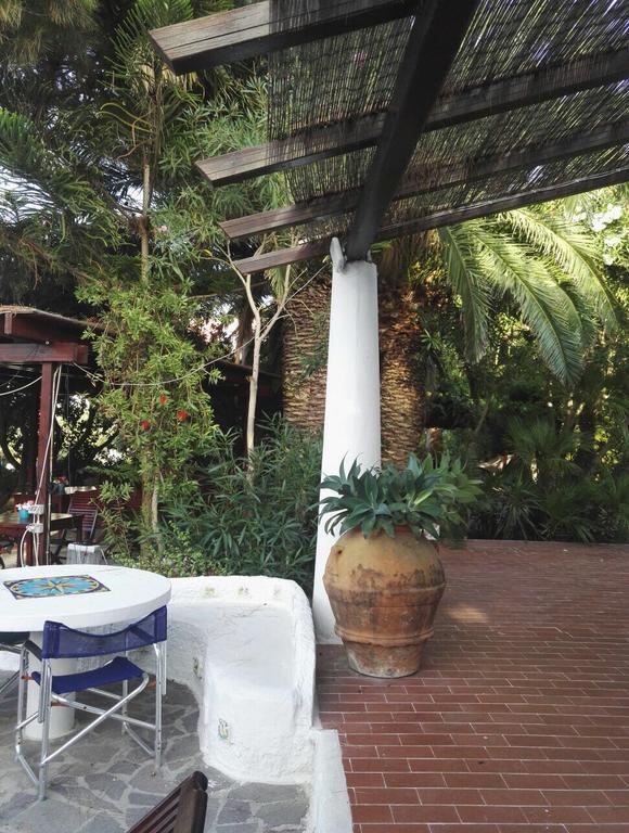 פונזה Cala Cavone Guest House מראה חיצוני תמונה