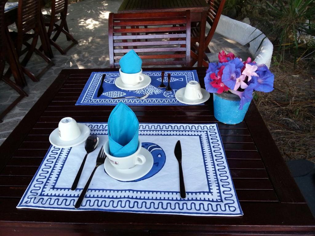 פונזה Cala Cavone Guest House מראה חיצוני תמונה