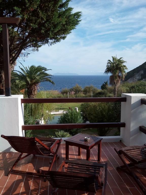 פונזה Cala Cavone Guest House מראה חיצוני תמונה
